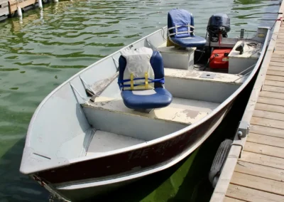 16-foot Lund fishing boat at Grassy Narrows Lodge
