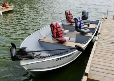 18-foot Lund fishing boat at Grassy Narrows Lodge